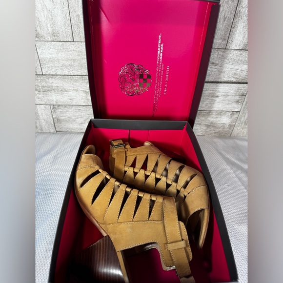 Vince Camuto Elika Tan Nubuck Caged Heels Size 10 - Picture 2 of 11